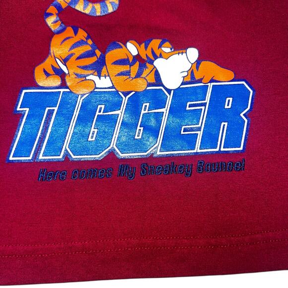 Vintage Disney's Tigger embroidered t-shirt "here comes my sneaky bounce" 12 mo - Picture 2 of 5